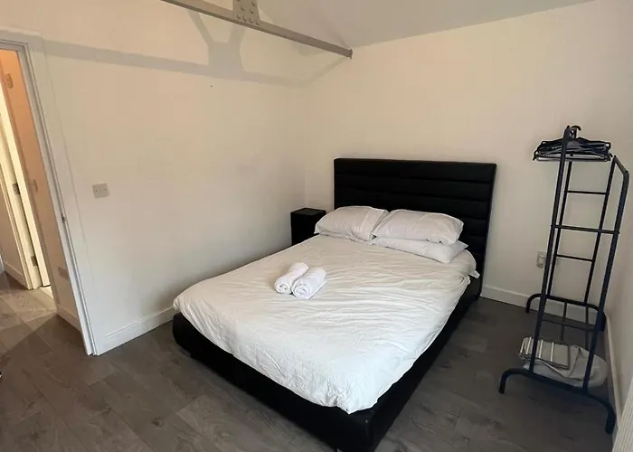 Central Hedon Modern Apartment