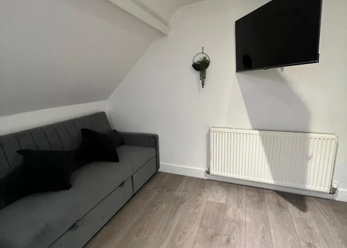 Central Hedon Modern Apartment
